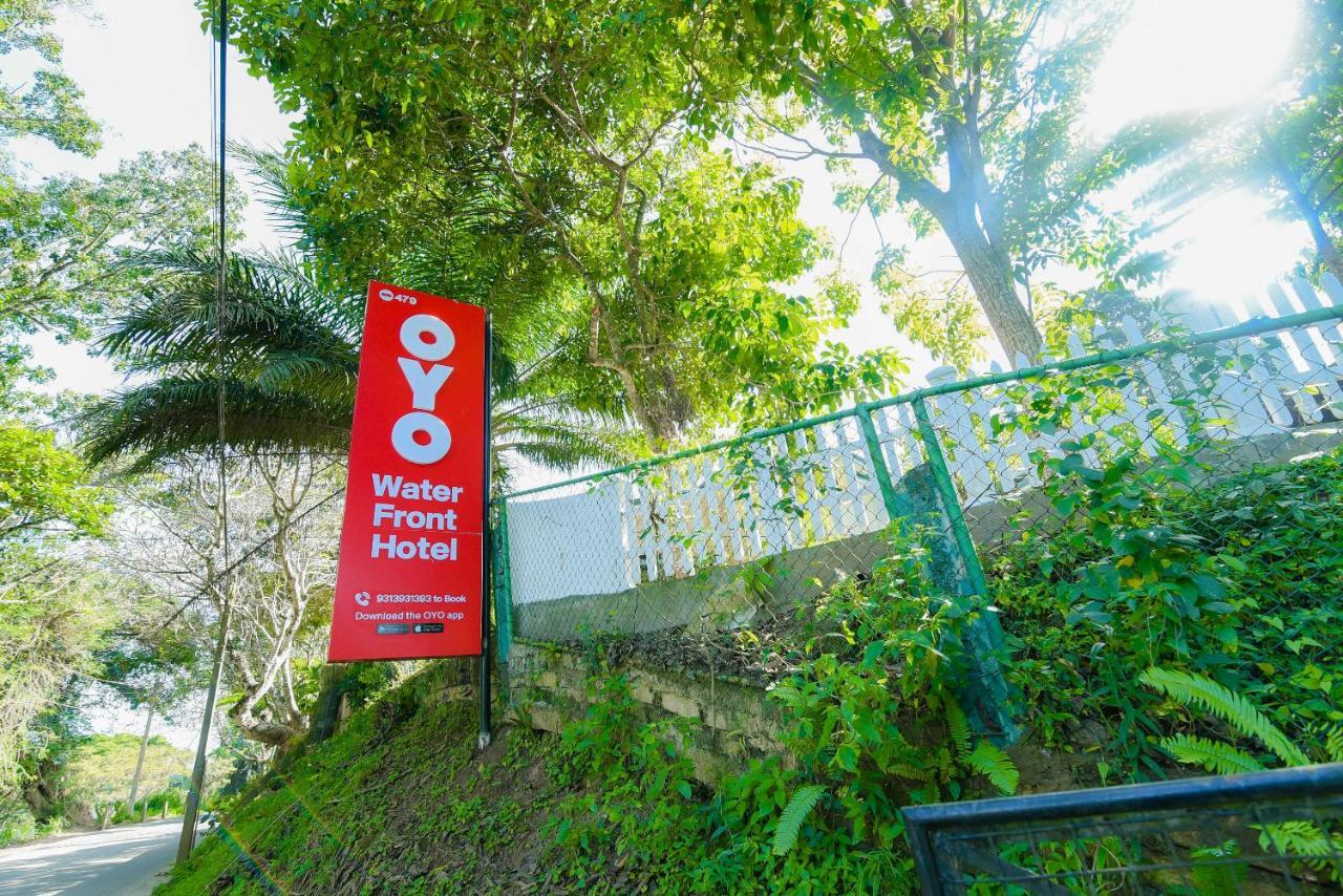 Oyo 479 Water Front Hotel キャンディー エクステリア 写真